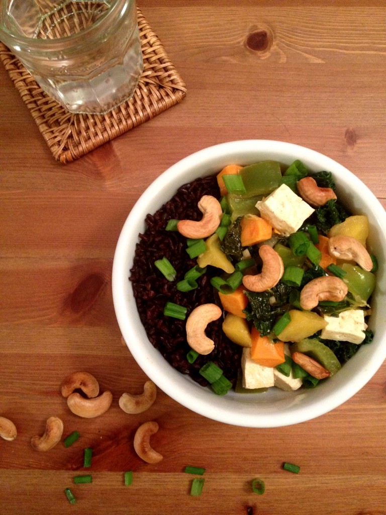 Coffee & Quinoa | mango green curry with forbidden rice