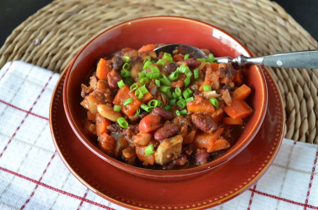 Vegan Three-Bean Chili | coffeeandquinoa.com