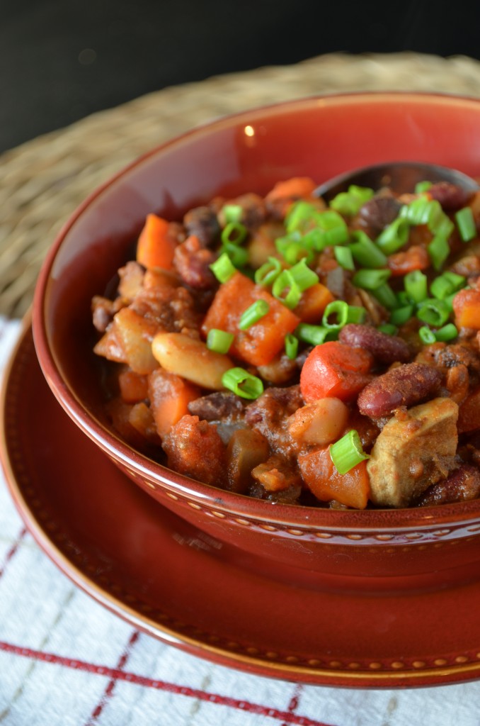 Vegan Three-Bean Chili | coffeeandquinoa.com