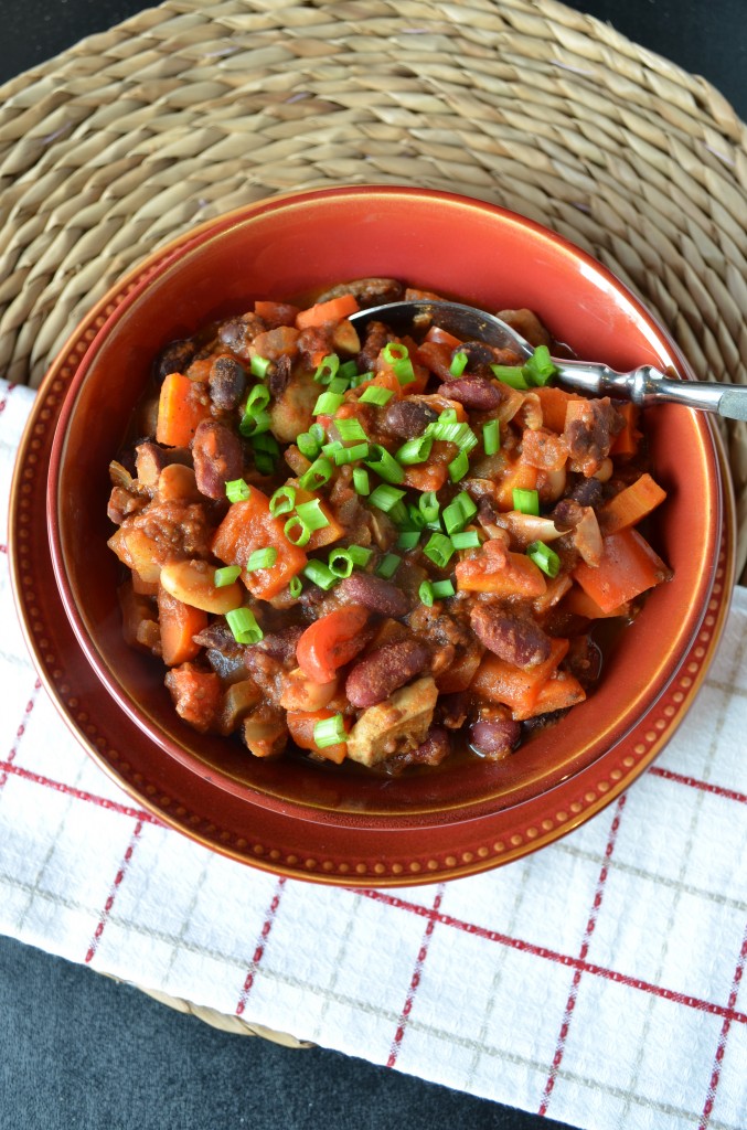 Vegan Three-Bean Chili | coffeeandquinoa.com