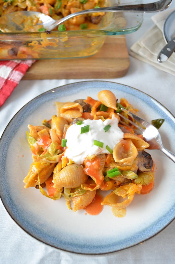 Boyfriend-Approved Buffalo Veggie Pasta Bake | coffeeandquinoa.com