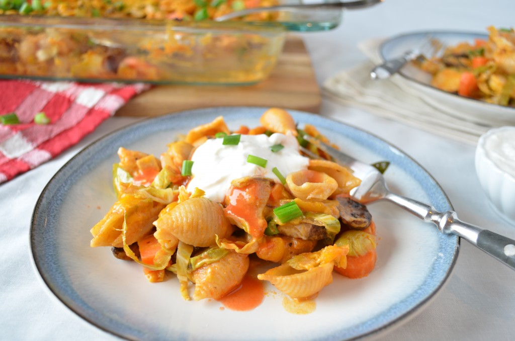 Boyfriend-Approved Buffalo Veggie Pasta Bake | coffeeandquinoa.com