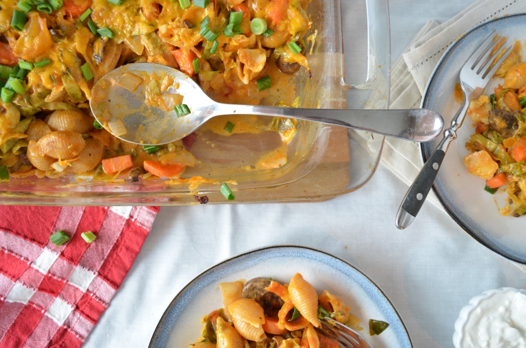 Boyfriend-Approved Buffalo Veggie Pasta Bake | coffeeandquinoa.com