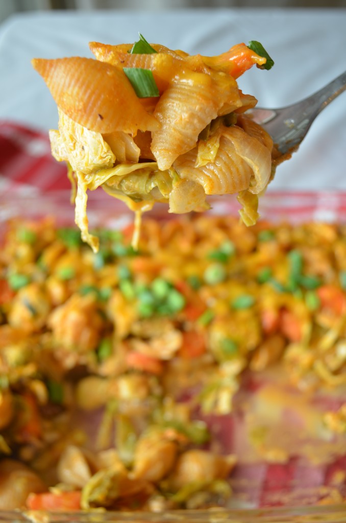 Boyfriend-Approved Buffalo Veggie Pasta Bake | coffeeandquinoa.com