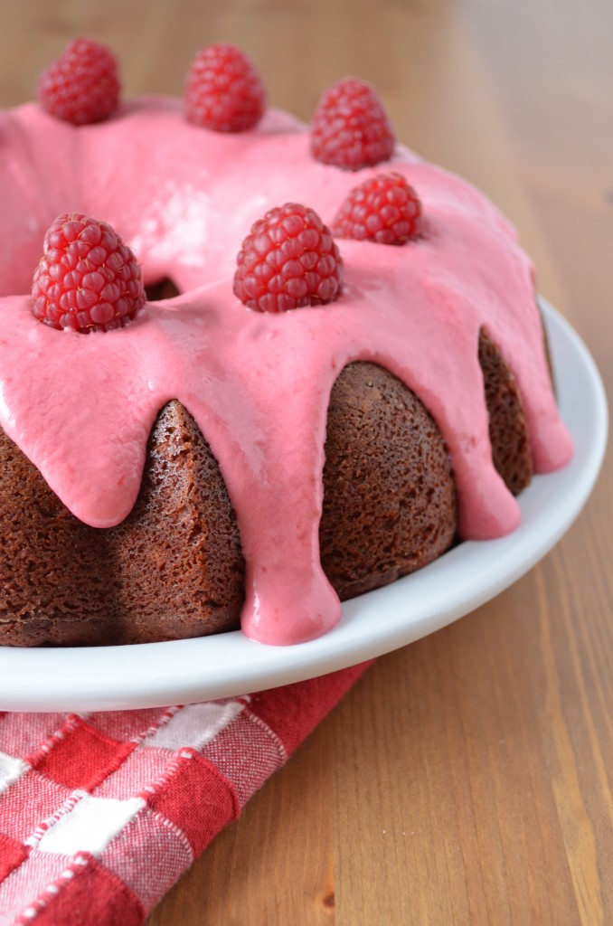 Red Velvet Beet Cake with Raspberry Cream Cheese Frosting | coffeeandquinoa.com