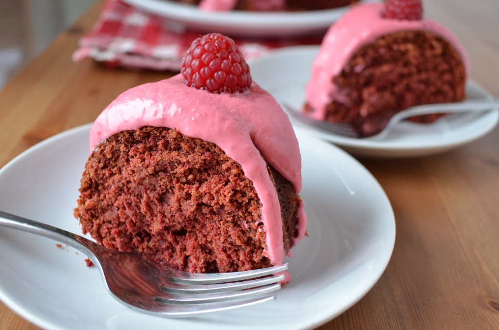 Red Velvet Beet Cake with Raspberry Cream Cheese Frosting | coffeeandquinoa.com