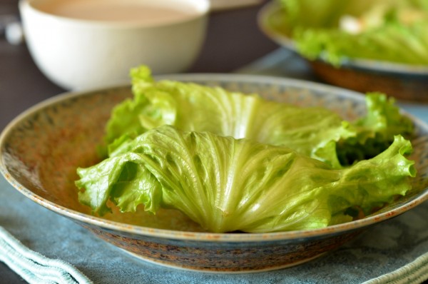 Fresh Lettuce Wraps with Peanut Dipping Sauce