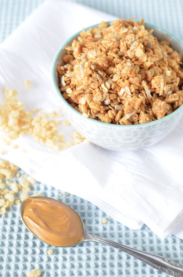 Crispy Peanut Butter and Honey Granola // Coffee & Quinoa