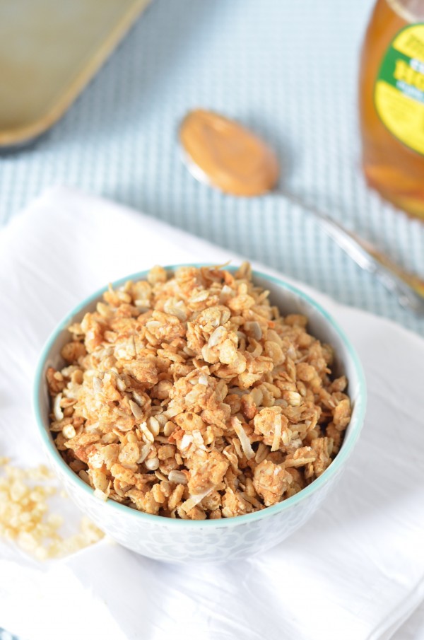 Crispy Peanut Butter and Honey Granola // Coffee & Quinoa