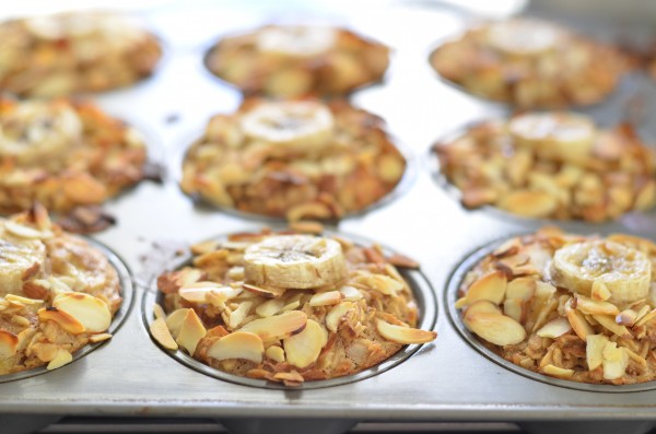 Banana Almond Baked Oatmeal Cups (Vegan) + a California Almonds GIVEAWAY!