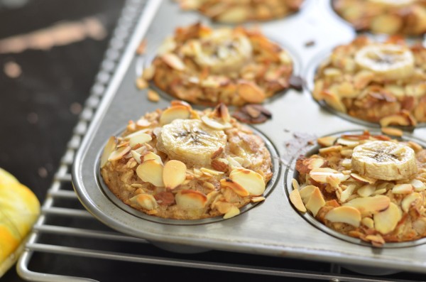 Banana Almond Baked Oatmeal Cups (Vegan) + a California Almonds GIVEAWAY!