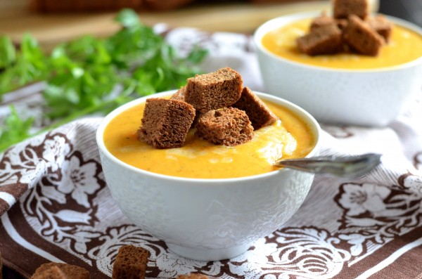 Potato-Cheese Soup with Pumpernickel Croutons