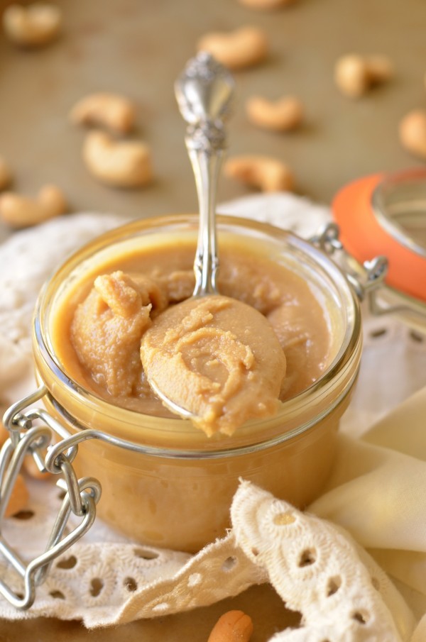 Maple Vanilla Cashew-Macadamia Nut Butter