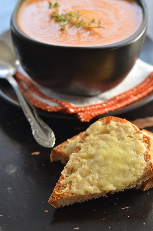 Roasted Red Pepper and Cauliflower Soup