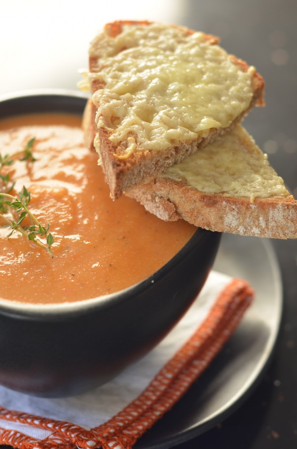 Roasted Red Pepper and Cauliflower Soup