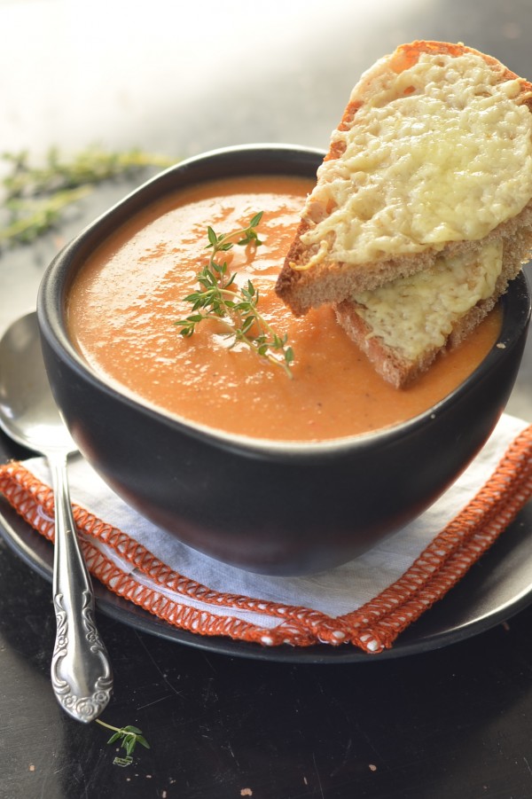 Roasted Red Pepper and Cauliflower Soup