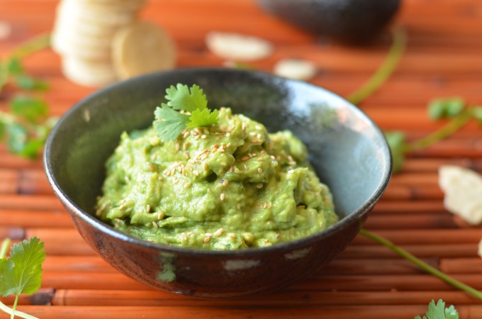 Asian-Inspired Sesame Guacamole | coffeeandquinoa.com