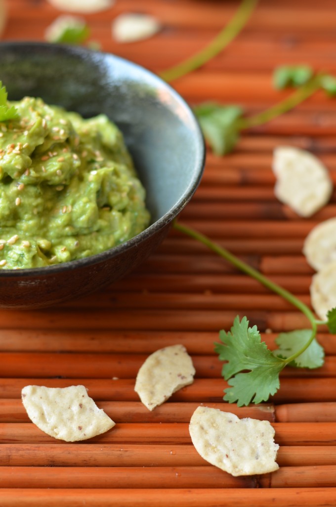 Asian-Inspired Sesame Guacamole | coffeeandquinoa.com