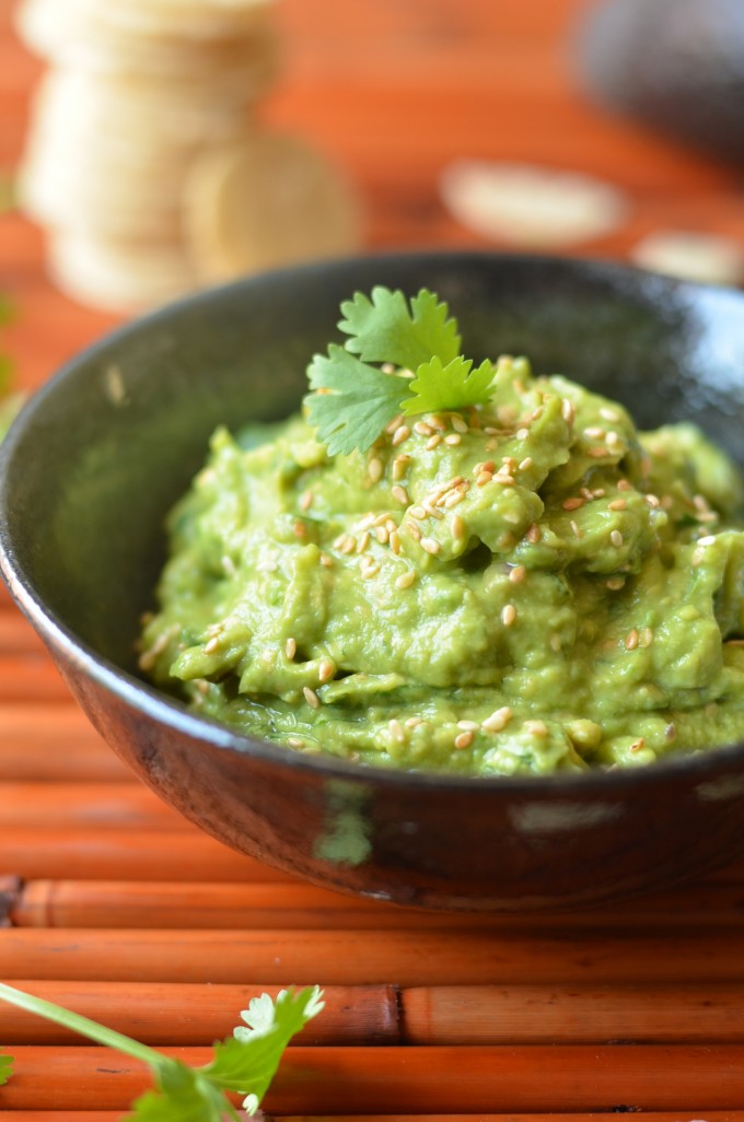 Asian-Inspired Sesame Guacamole | coffeeandquinoa.com