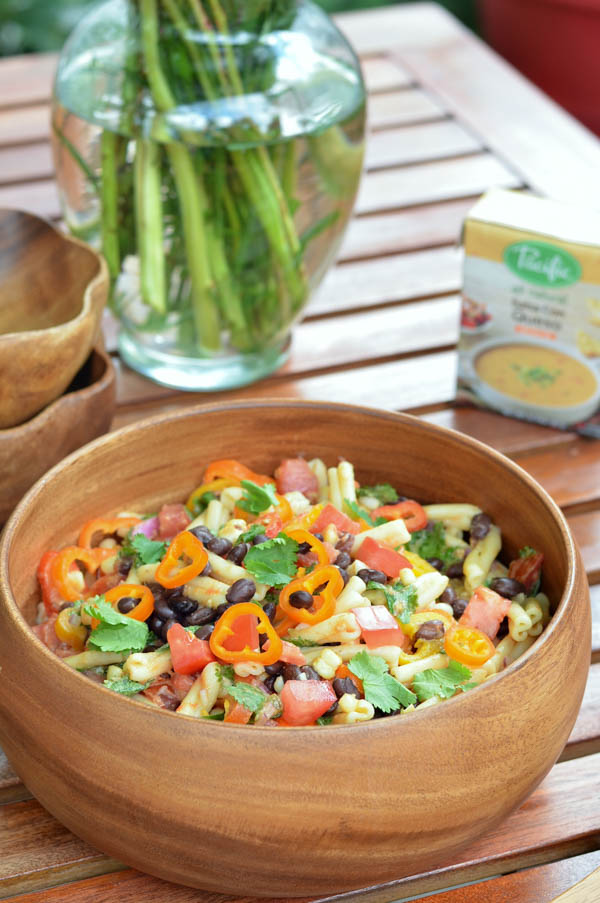 Cheesy Southwest Pasta Salad + a GIVEAWAY! | coffeeandquinoa.com