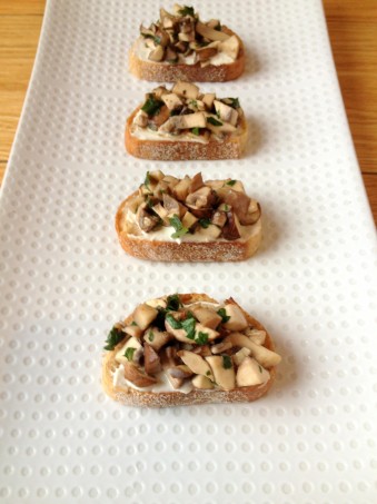 mushroom & mascarpone crostini