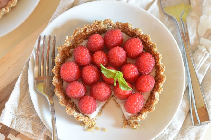 Raspberry Coconut Tarts (Vegan & Almost Raw) // Coffee & Quinoa