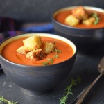 Herbed Tomato Soup with Cornbread Croutons | coffeeandquinoa.com